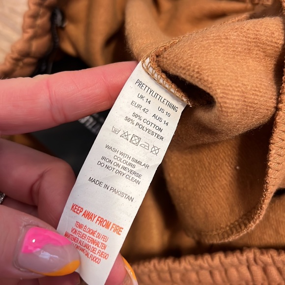 Pretty Little Thing Tan High Waist Wax Toggle Joggers - Picture 9 of 14